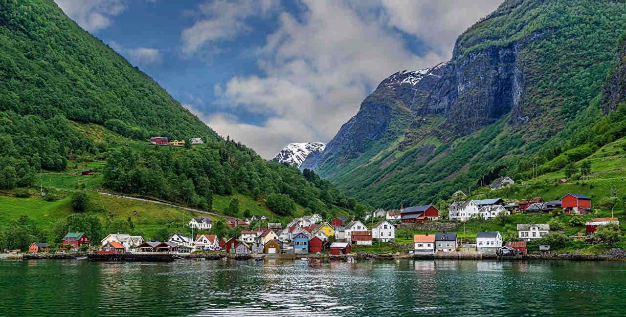 Norway_Mountains_Rivers_Houses_Forests_village